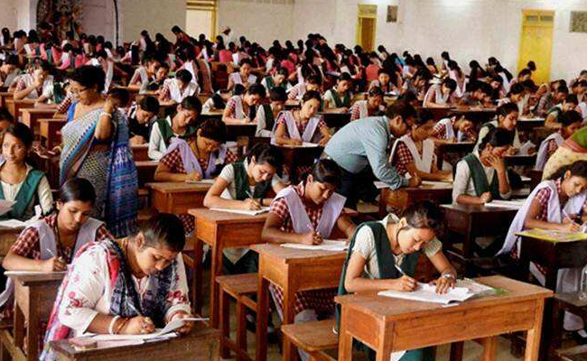 Karnataka urges NMC to increase medical seats as NEET aspirant numbers surge: Report
